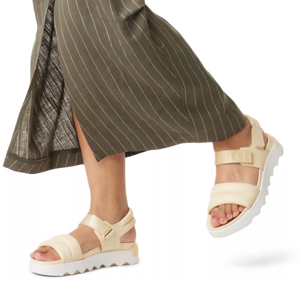 $137 Sorel Women's Viibe Sandals In Honey White
